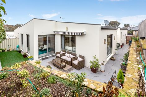 Property photo of 2/2 Goolara Place Jerrabomberra NSW 2619