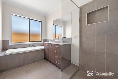 Property photo of 24 Kurdweechee Road Eynesbury VIC 3338