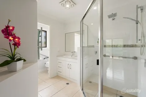 Property photo of 5 Naomi Drive Crows Nest QLD 4355