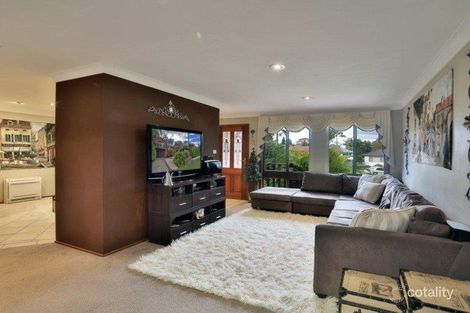 Property photo of 24 Halewood Close Blackalls Park NSW 2283