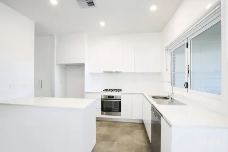 Property photo of 12A Saddleback Crescent Stream Hill NSW 2526