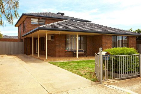 Property photo of 17 Emery Court Altona VIC 3018