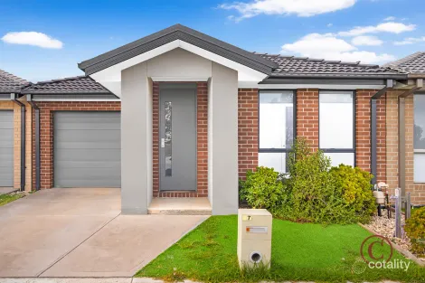 27 Nattarak Ave, Werribee, VIC 3030