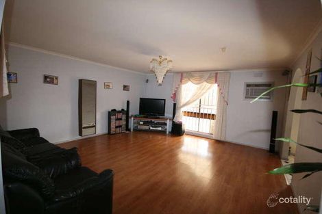 Property photo of 30 Kinterbury Drive Kings Park VIC 3021