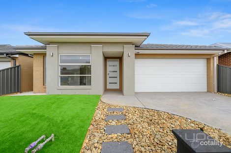 8 Alkington St, Strathtulloh, VIC 3338