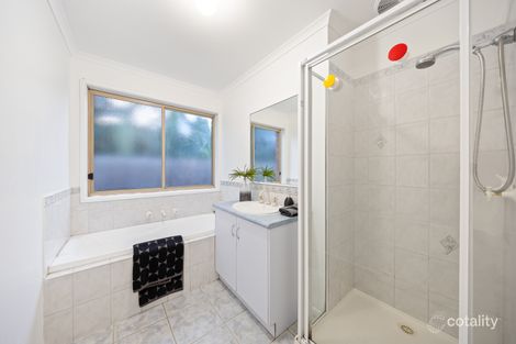 Property photo of 10 Gilja Court Cranbourne West VIC 3977