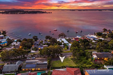 152 Fishing Point Rd, Fishing Point, NSW 2283