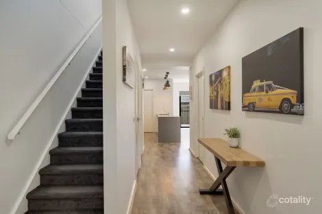 Property photo of 36 Barkers Crescent Mickleham VIC 3064