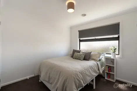 Property photo of 36 Barkers Crescent Mickleham VIC 3064