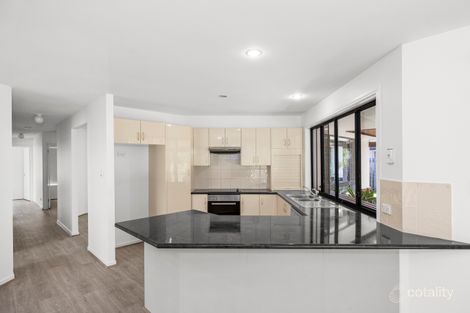 Property photo of 51 Lakeshore Drive Helensvale QLD 4212