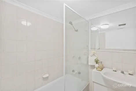 Property photo of 1/92 Station Road Indooroopilly QLD 4068