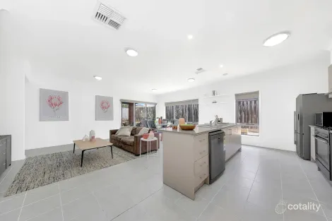 Property photo of 32 San Sisto Green Mernda VIC 3754