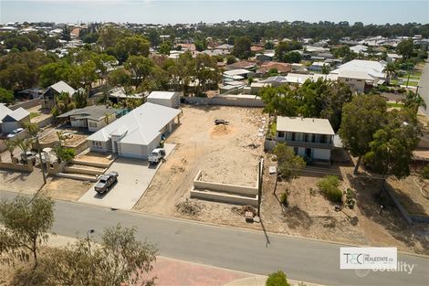 Property photo of 66 Queen Parade Wannanup WA 6210
