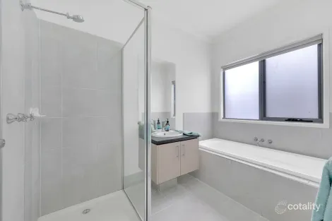 Property photo of 32 San Sisto Green Mernda VIC 3754
