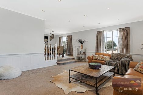 Property photo of 26 Edward Freeth Drive Endeavour Hills VIC 3802