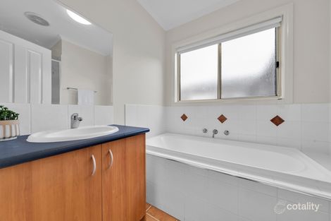Property photo of 21 Strabane Way Hampton Park VIC 3976