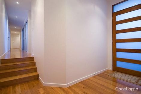 Property photo of 2/22 Eider Avenue Paradise Point QLD 4216