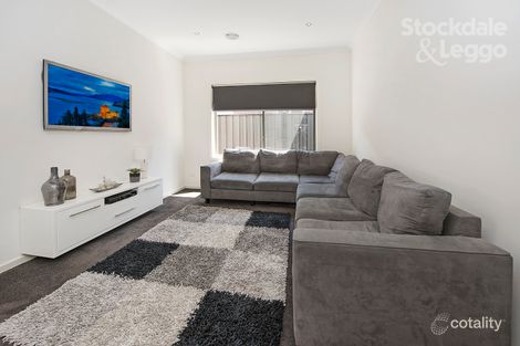 Property photo of 19 Donnelly Circuit South Morang VIC 3752