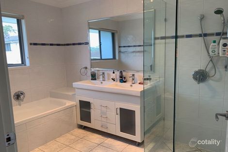 Property photo of 31 Sovereign Close Wishart QLD 4122