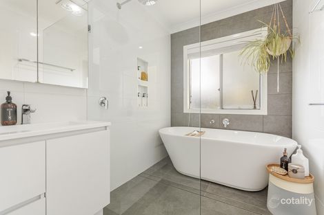 Property photo of 22 Kookaburra Court Yamba NSW 2464