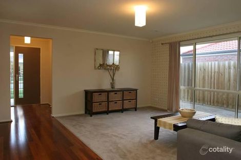 Property photo of 10 Phoenix Avenue Cranbourne VIC 3977