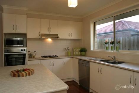 Property photo of 10 Phoenix Avenue Cranbourne VIC 3977