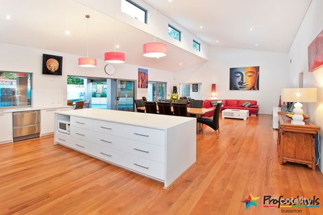 Property photo of 2 Beachgrove Place Geographe WA 6280