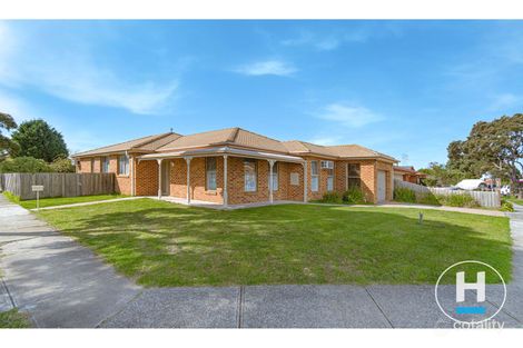 Property photo of 18 Delphinius Crescent Roxburgh Park VIC 3064