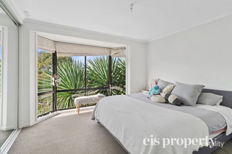Property photo of 11 Radiata Drive Lindisfarne TAS 7015