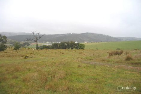 3 Sir Leo Curtis Dr, Wandong, VIC 3758