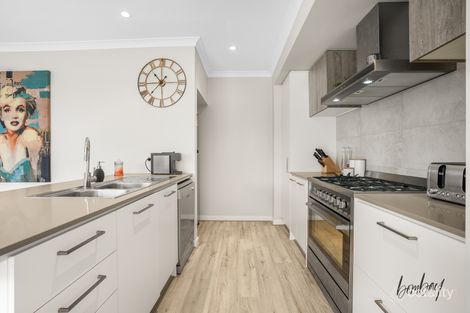 Property photo of 21 Scolopia Street Craigieburn VIC 3064
