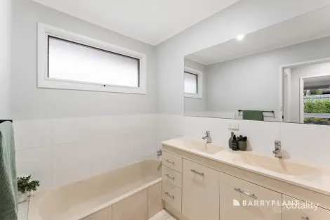 Property photo of 3 Denby Court Boronia VIC 3155