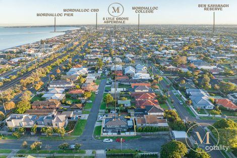 Property photo of 5 Lyle Grove Aspendale VIC 3195