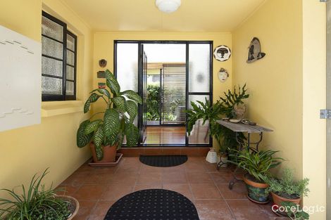 Property photo of 84 Brisbane Corso Fairfield QLD 4103