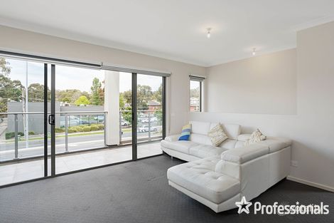 Property photo of 2 English Close Mooroolbark VIC 3138