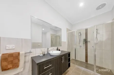 Property photo of 23 Northumberland Circuit Craigieburn VIC 3064
