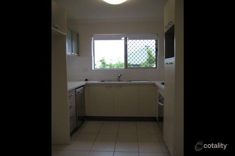 Property photo of 2/19 Vera Street Greenslopes QLD 4120
