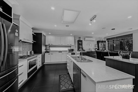 Property photo of 39 Cassan Way Caroline Springs VIC 3023