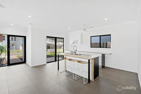 Property photo of 8 Lapwing Place Smithfield QLD 4878