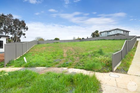 Property photo of 10 Home Valley Chase Brown Hill VIC 3350