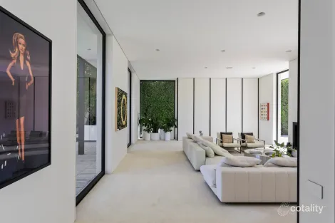 Property photo of 32 North Road Brighton VIC 3186