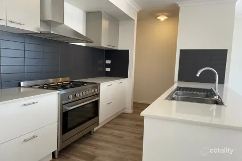Property photo of 40 Ruislip Avenue Strathtulloh VIC 3338