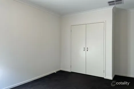 Property photo of 40 Ruislip Avenue Strathtulloh VIC 3338