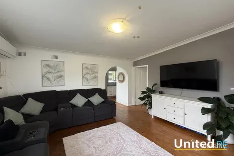 12 Nauru Cres, Lethbridge Park, NSW 2770