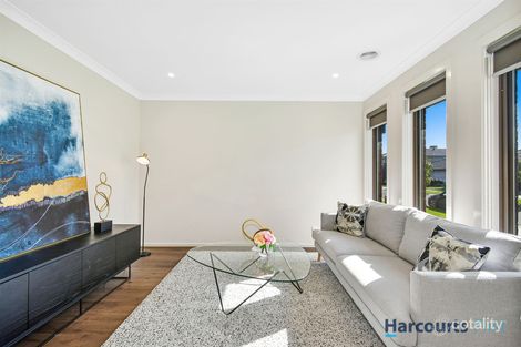 Property photo of 12 Pitfield Avenue Cranbourne East VIC 3977