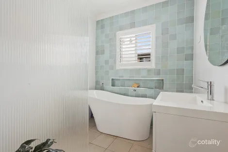 Property photo of 31 Owen Street Bulli NSW 2516