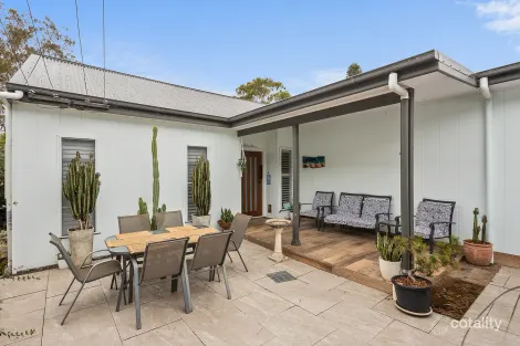 Property photo of 31 Owen Street Bulli NSW 2516