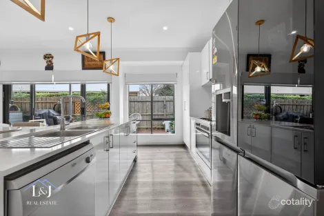Property photo of 80A Racecourse Road Pakenham VIC 3810
