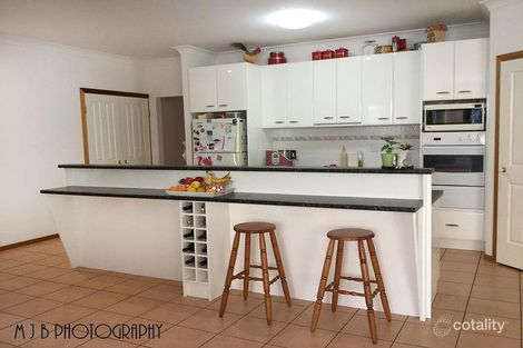 Property photo of 18 Cassinia Place Flinders View QLD 4305