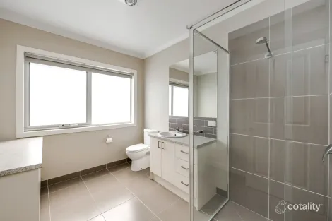 Property photo of 2/21 Scullys Lane Heathcote VIC 3523